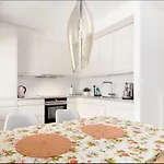 2 Bedroom, View, Light Rail, Apartment *