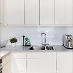 2 Bedroom, View, Light Rail, Apartment