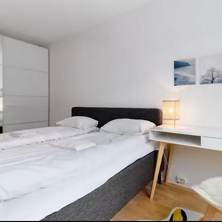 2 Bedroom, View, Light Rail,