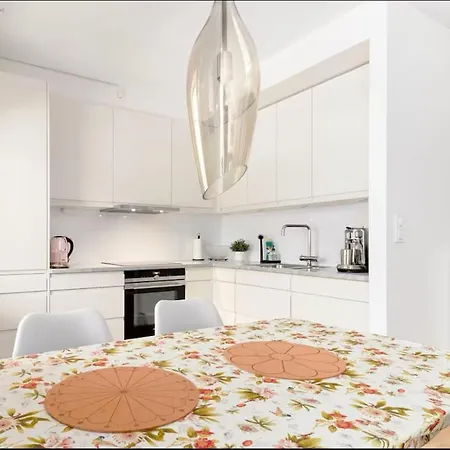 2 Bedroom, View, Light Rail, Apartmán *