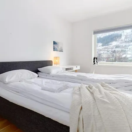 2 Bedroom, View, Light Rail, *