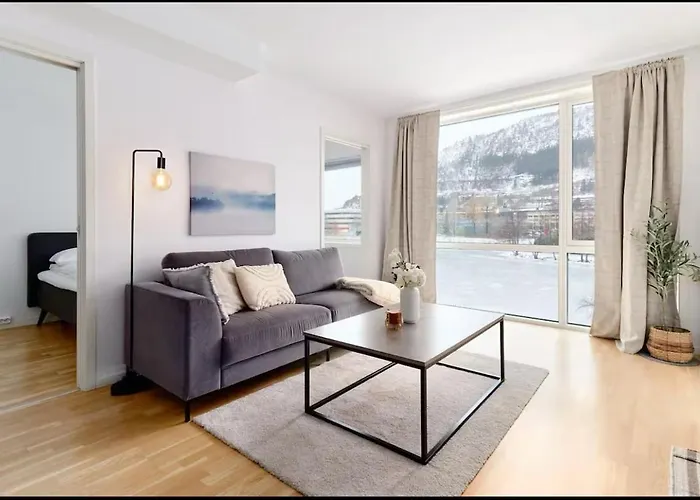 2 Bedroom, View, Light Rail, Bergen