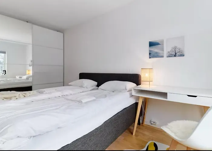 2 Bedroom, View, Light Rail,