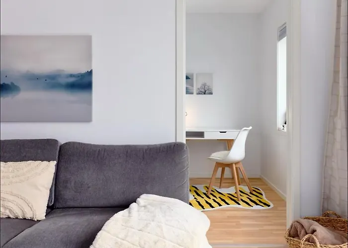 2 Bedroom, View, Light Rail, Apartament