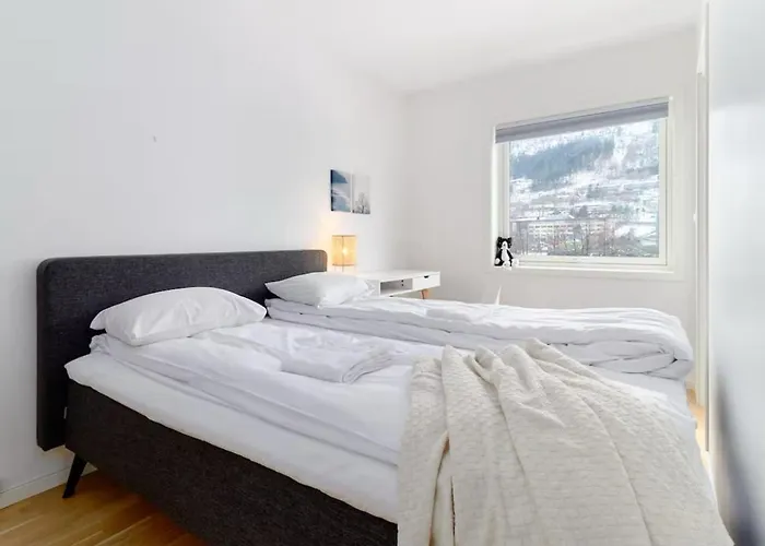 2 Bedroom, View, Light Rail, *