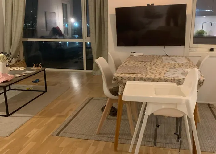 2 Bedroom, View, Light Rail, * Bergen