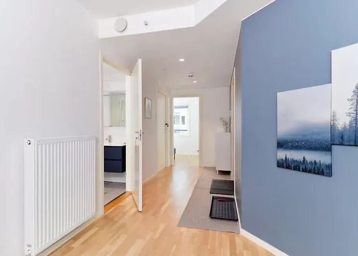 2 Bedroom, View, Light Rail, * Bergen